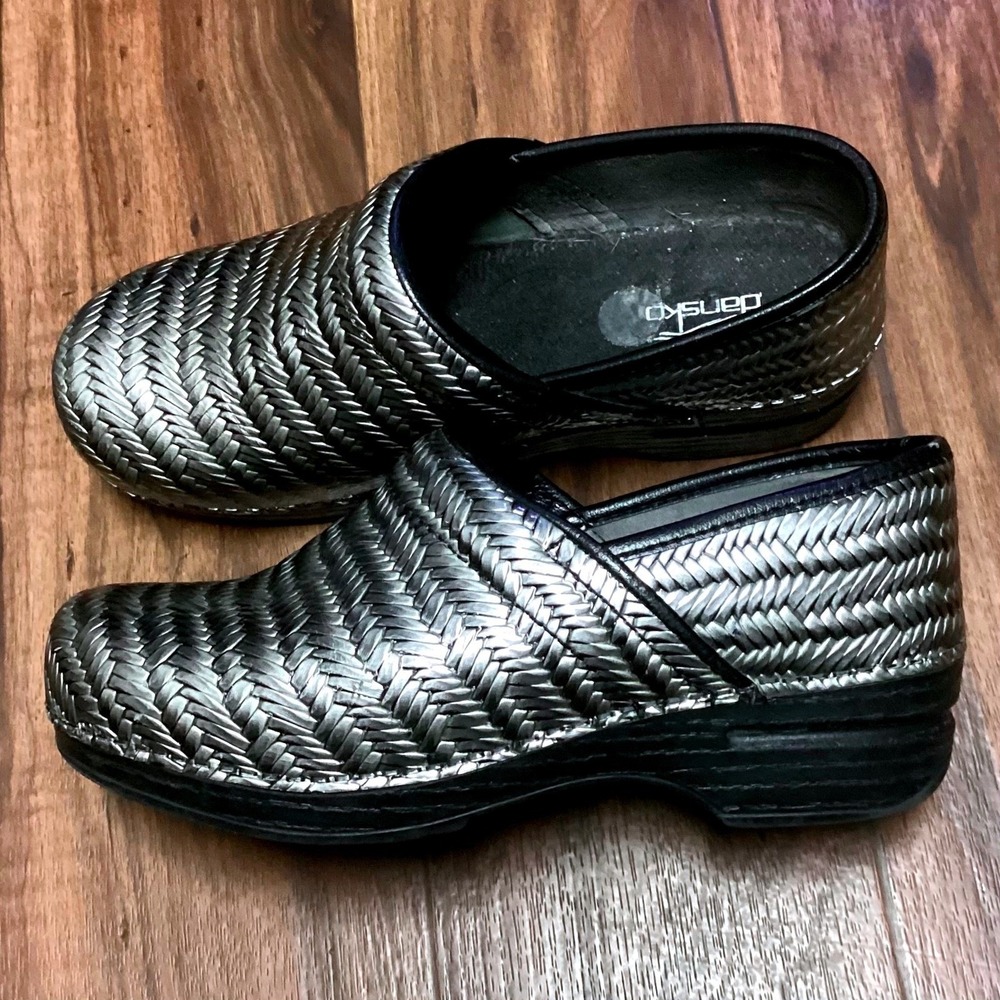 Dansko Pro XP Clogs Women's Metallic Silver Woven Leather Slip On Shoes 37/US7